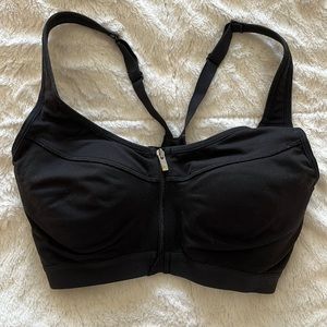 Victoria secret sports bra size 32D